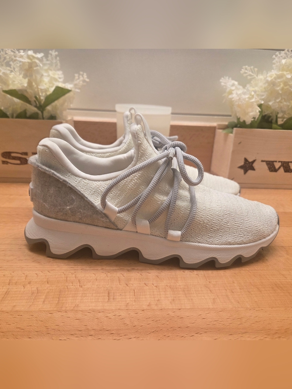 Sorel Kinetic Lace Sneaker White/Gray Women's Size 8